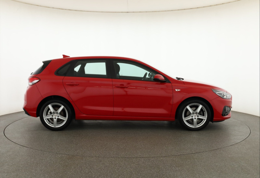 Hyundai i30, 2022