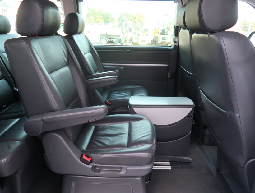 Volkswagen Multivan, 2013