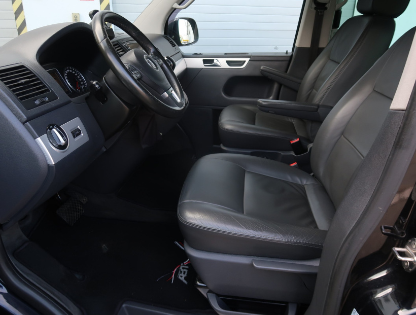 Volkswagen Multivan, 2013
