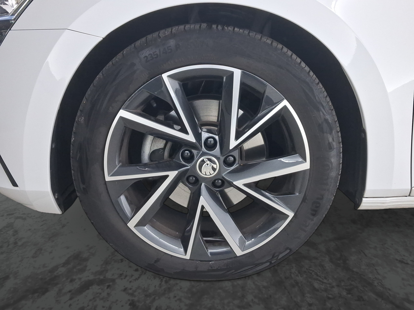 Škoda Superb - 2023