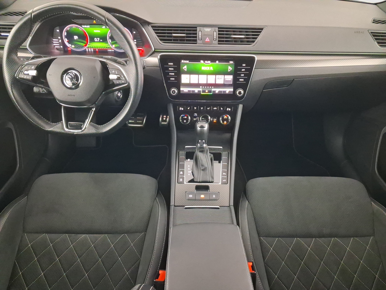 Škoda Superb - 2023