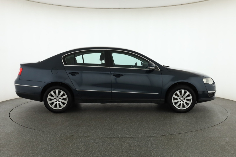 Volkswagen Passat, 2009