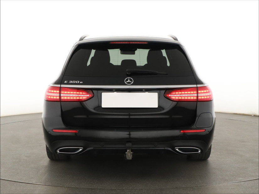 Mercedes-Benz E, 2021
