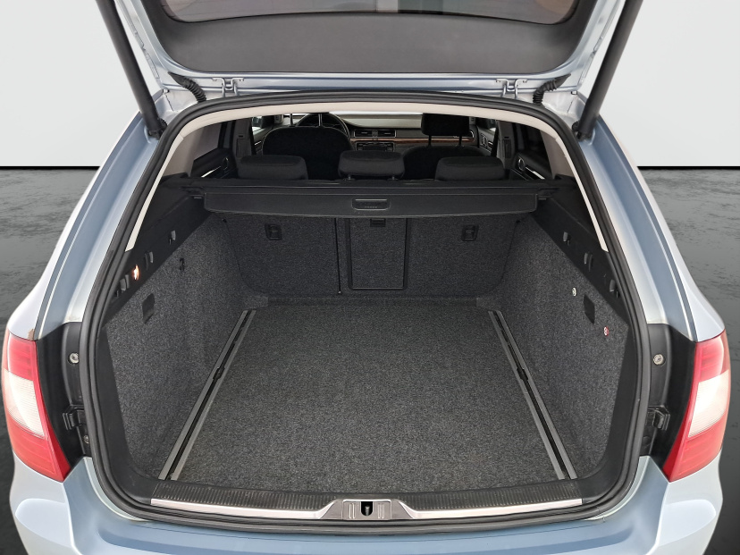 Škoda Superb, 2012