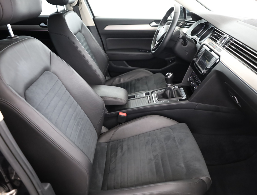 Volkswagen Passat, 2016