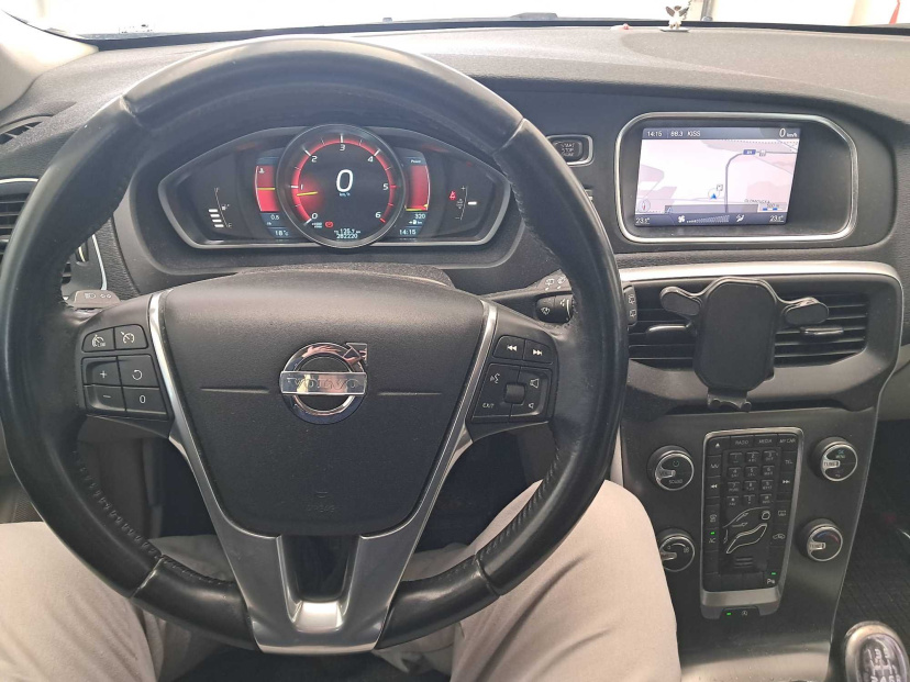 Volvo V40 Cross Country, 2013
