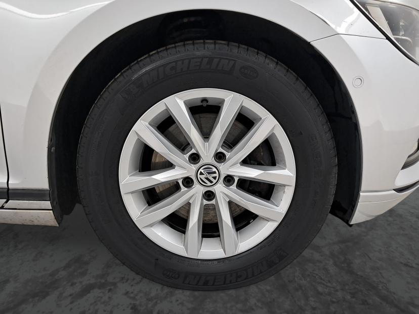 Volkswagen Passat, 2016