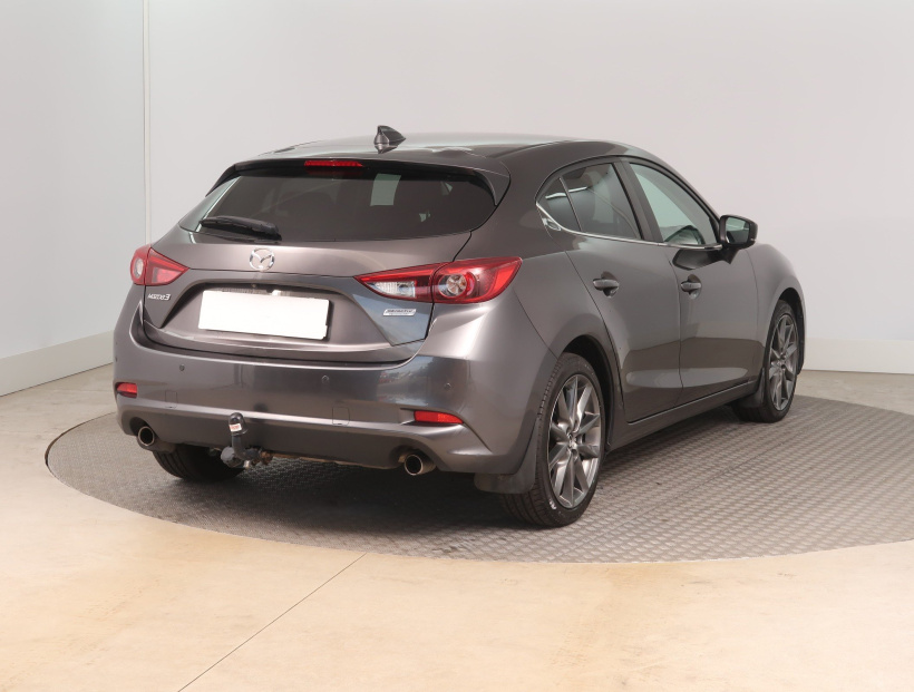 Mazda 3, 2018