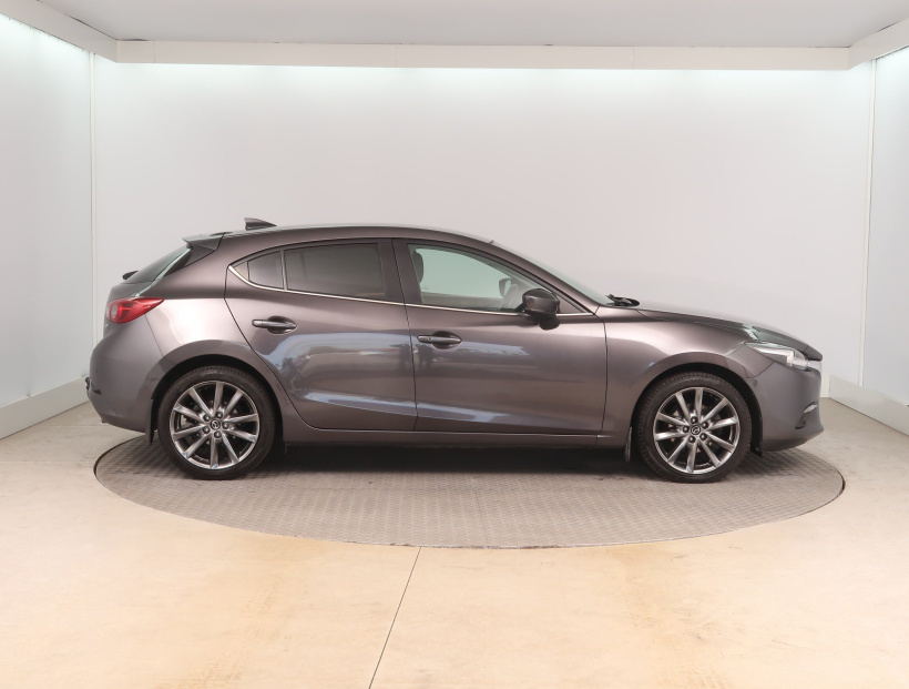 Mazda 3, 2018