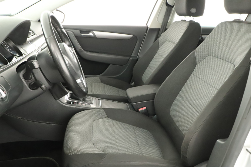 Volkswagen Passat, 2012