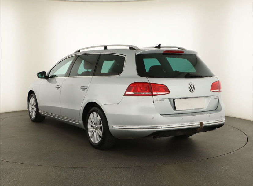 Volkswagen Passat, 2012