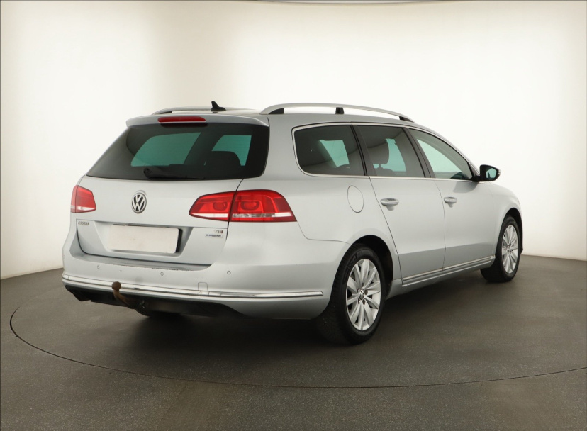 Volkswagen Passat, 2012