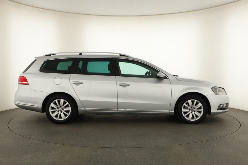 Volkswagen Passat, 2012