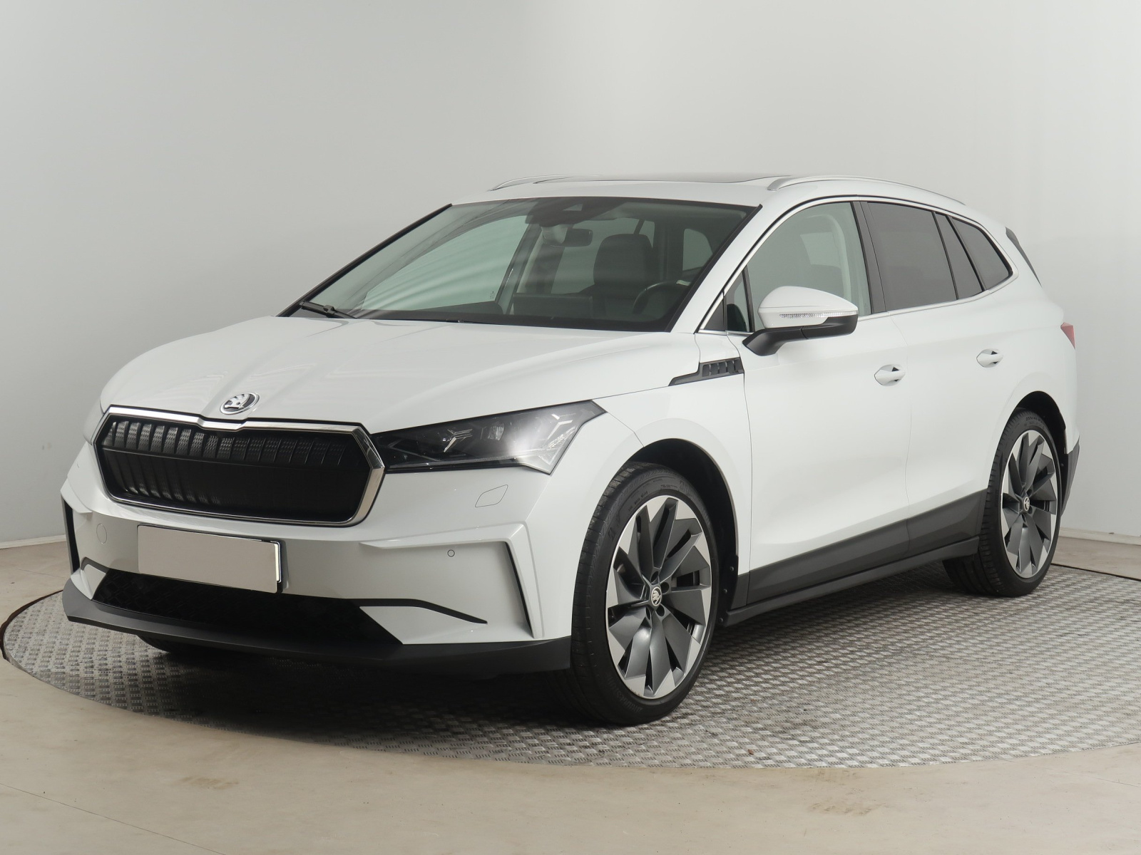 Škoda Enyaq iV 80 (82 kWh), 2021 3