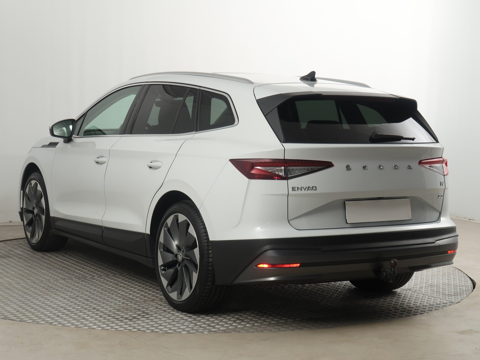 Škoda Enyaq iV 80 (82 kWh), 2021 5