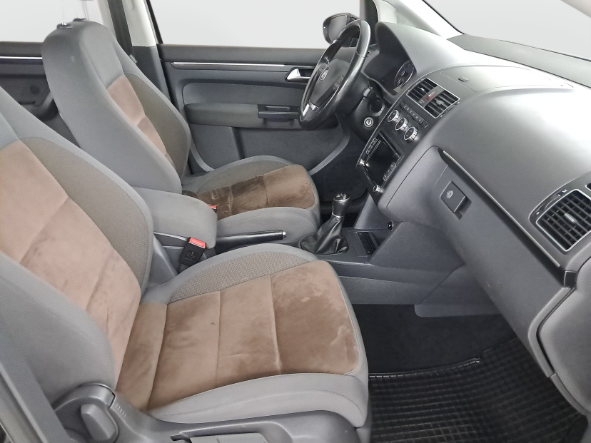 Volkswagen Touran, 2013