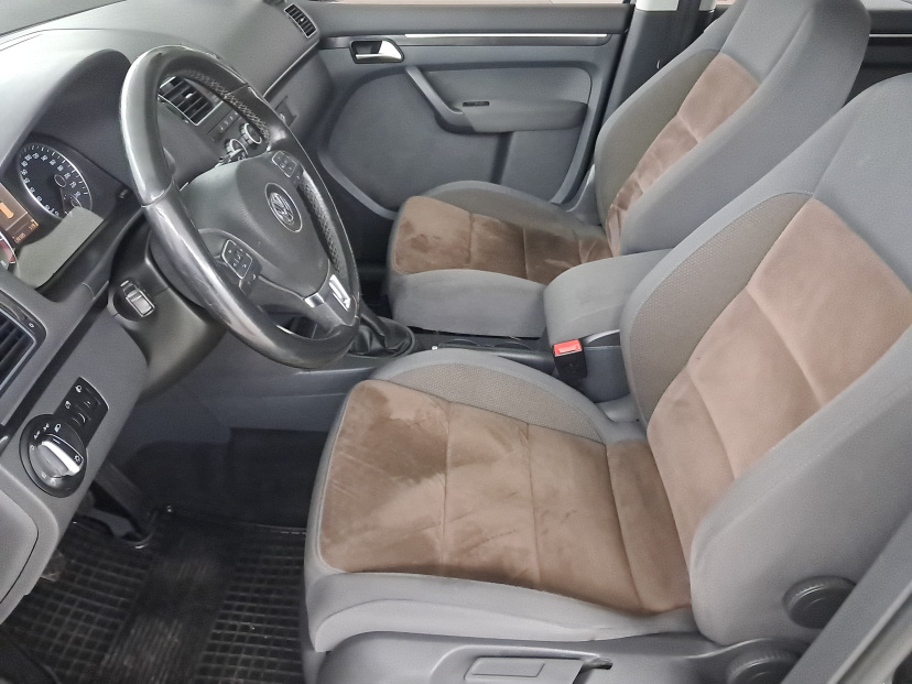 Volkswagen Touran, 2013