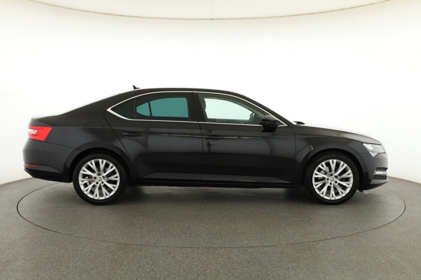 Škoda Superb, 2021