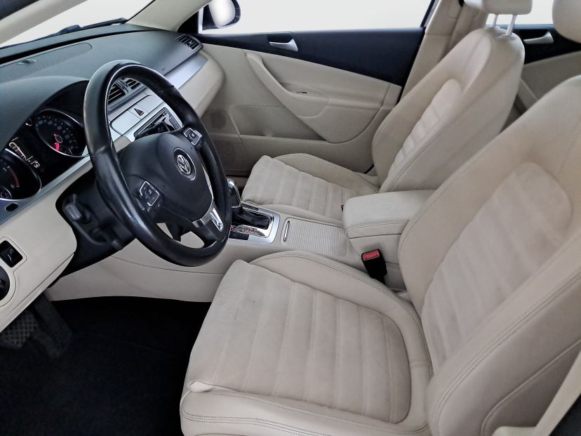 Volkswagen Passat, 2010