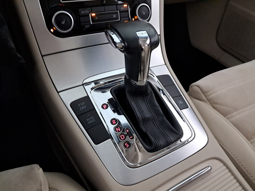 Volkswagen Passat, 2010