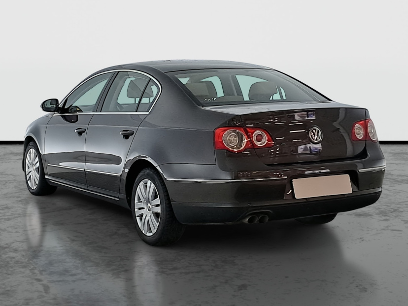 Volkswagen Passat, 2010