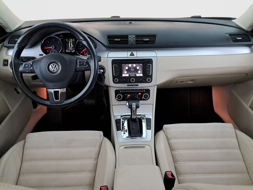 Volkswagen Passat, 2010