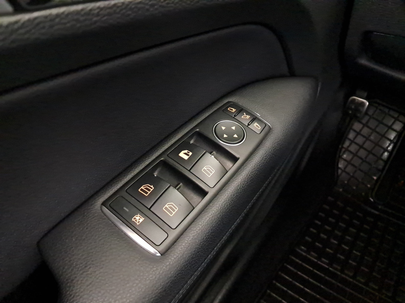 Mercedes-Benz E, 2012