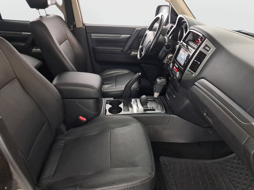 Mitsubishi Pajero, 2015