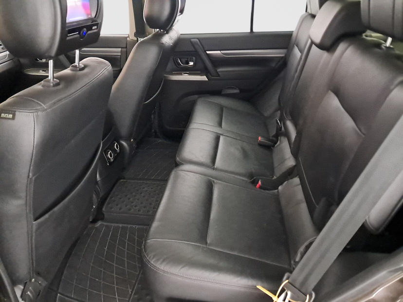 Mitsubishi Pajero, 2015