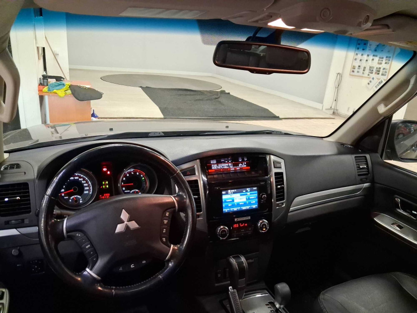Mitsubishi Pajero, 2015