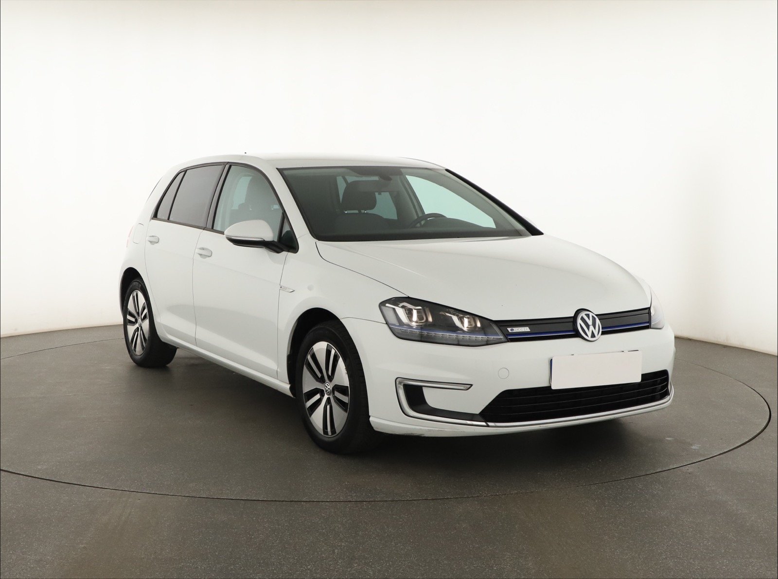 VW e-Golf 20.5 kWh - 25 Ah, 2016, Automat, Serv.kniha