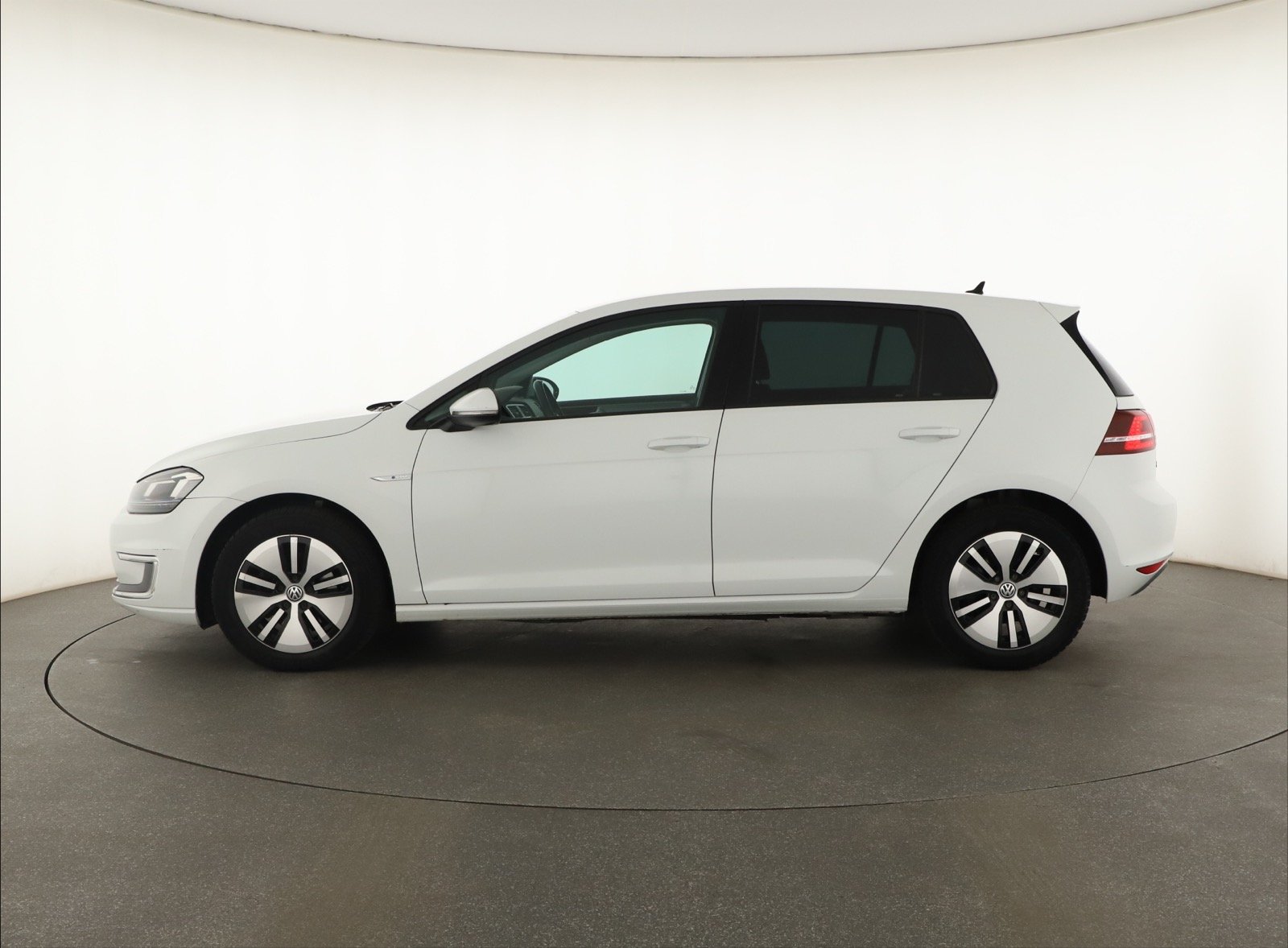 VW e-Golf 20.5 kWh - 25 Ah, 2016, Automat, Serv.kniha 4