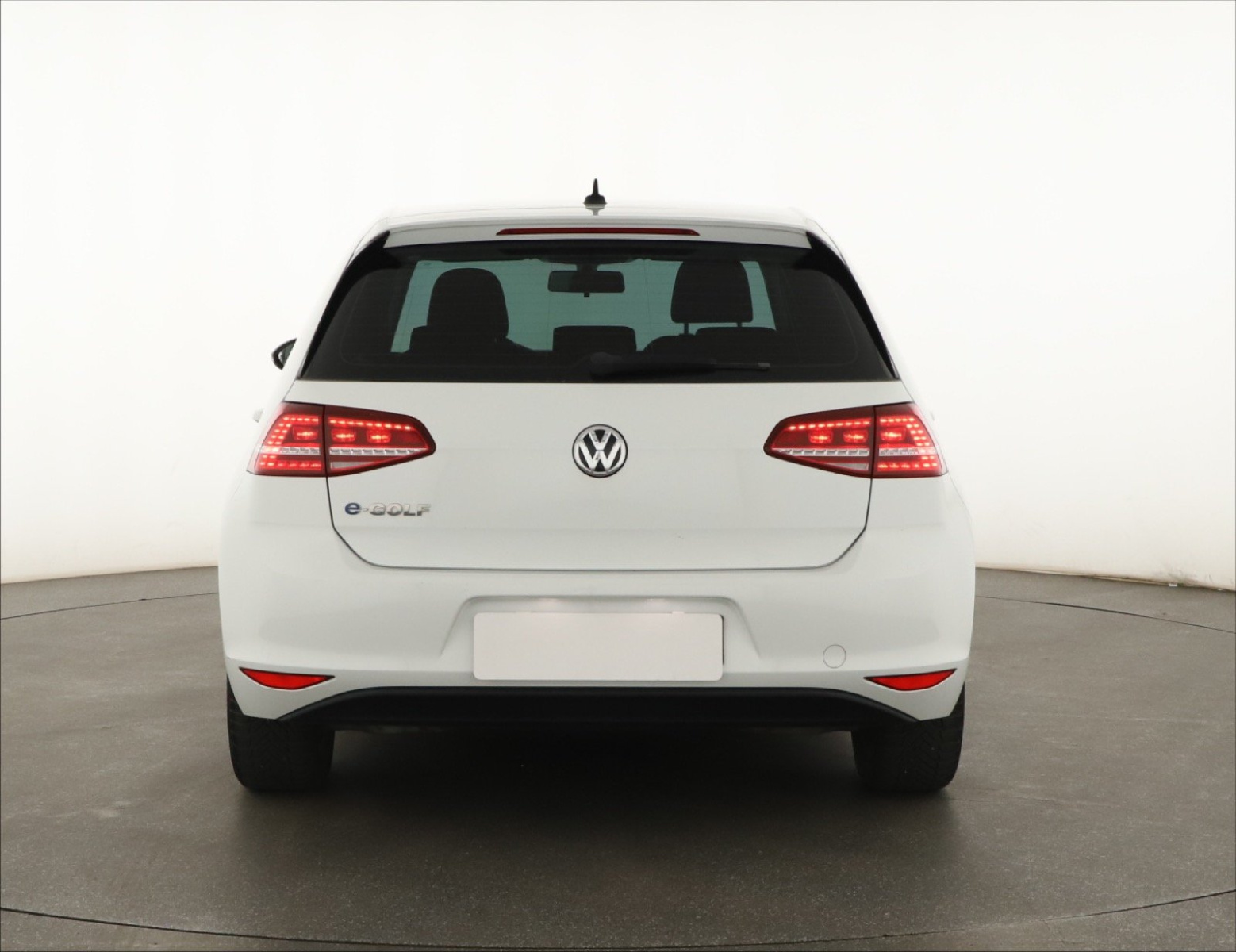 VW e-Golf 20.5 kWh - 25 Ah, 2016, Automat, Serv.kniha 6