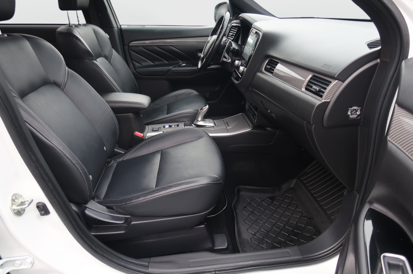 Mitsubishi Outlander, 2021