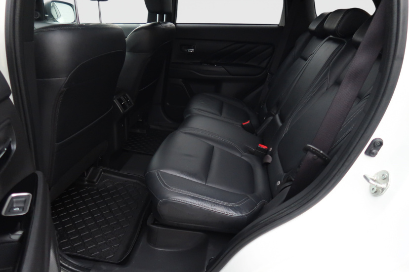 Mitsubishi Outlander, 2021