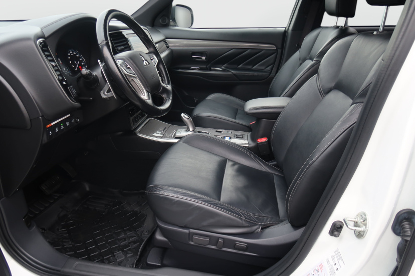 Mitsubishi Outlander, 2021