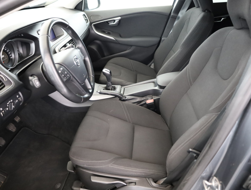 Volvo V40, 2017