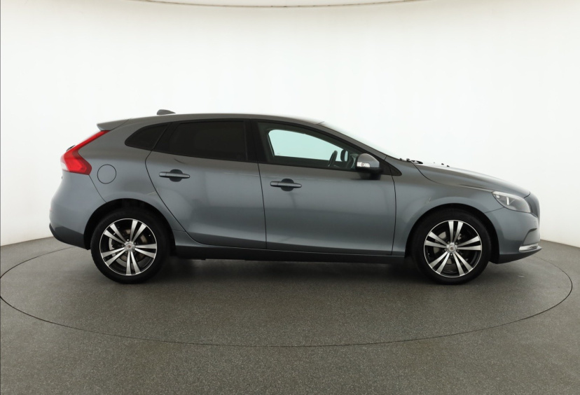Volvo V40, 2017