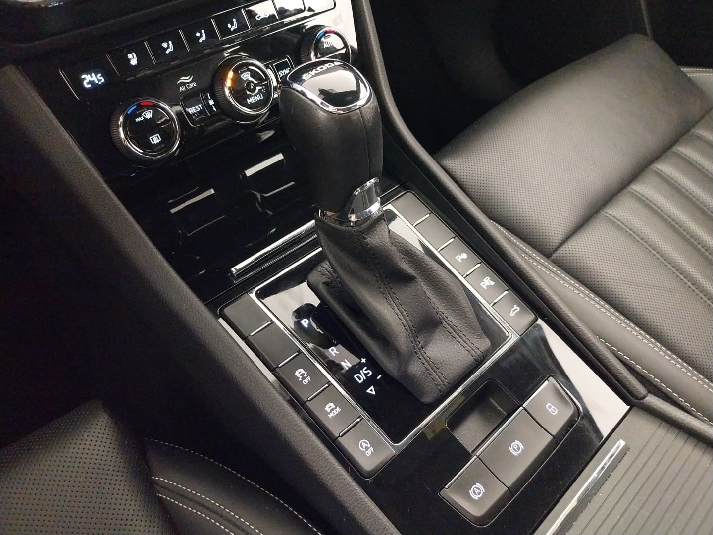 Škoda Superb - 2023