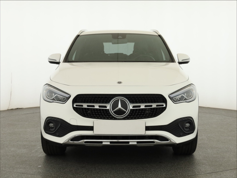 Mercedes-Benz GLA, 2022