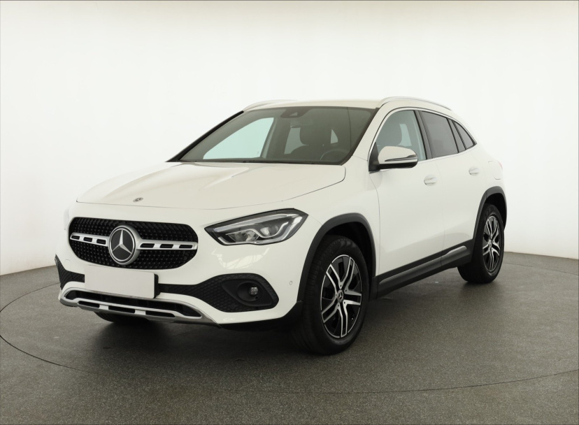 Mercedes-Benz GLA, 2022