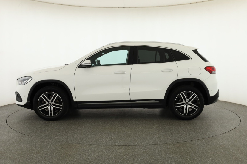 Mercedes-Benz GLA, 2022
