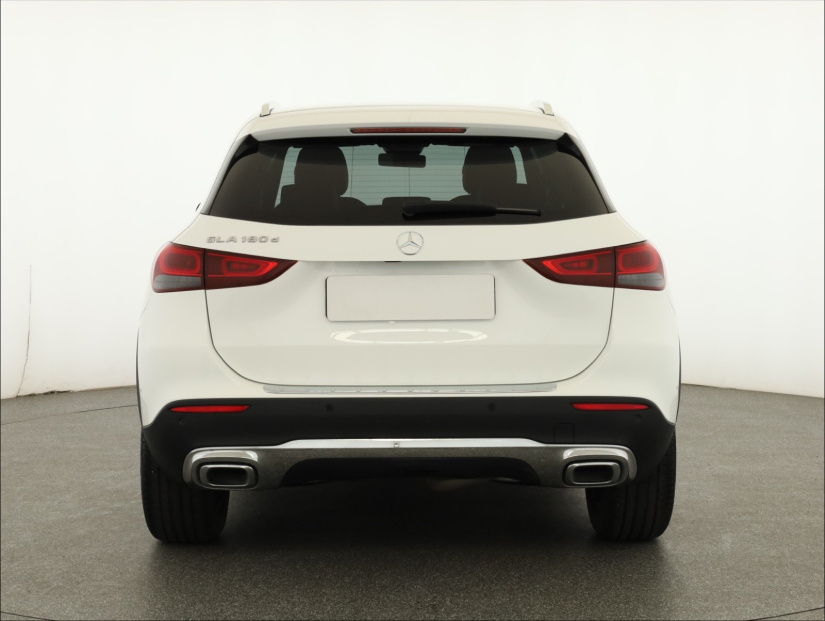 Mercedes-Benz GLA, 2022