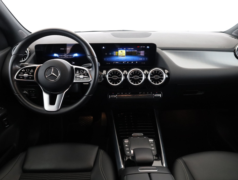 Mercedes-Benz GLA, 2022