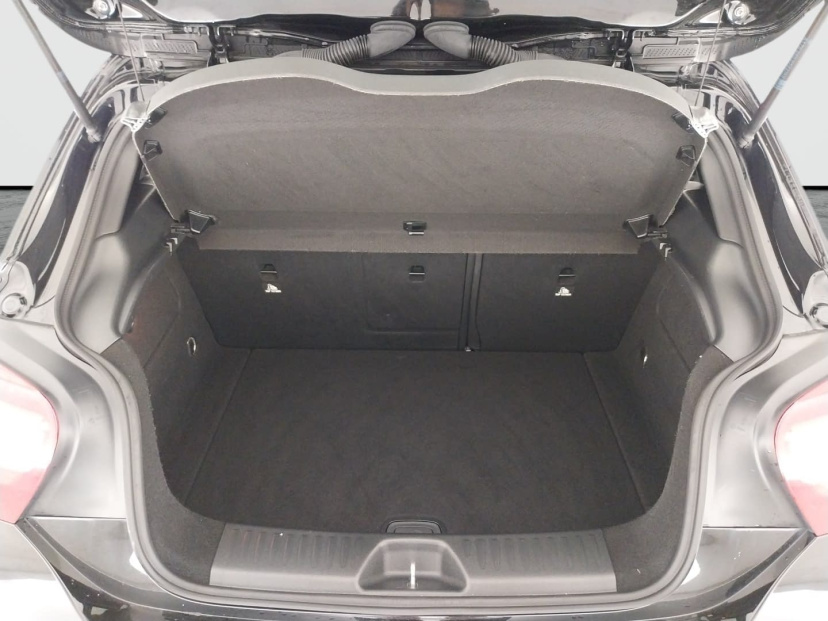 Mercedes-Benz A, 2016