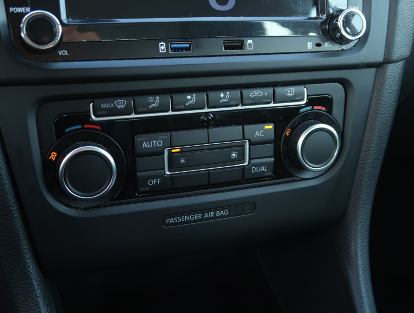 Volkswagen Golf, 2011