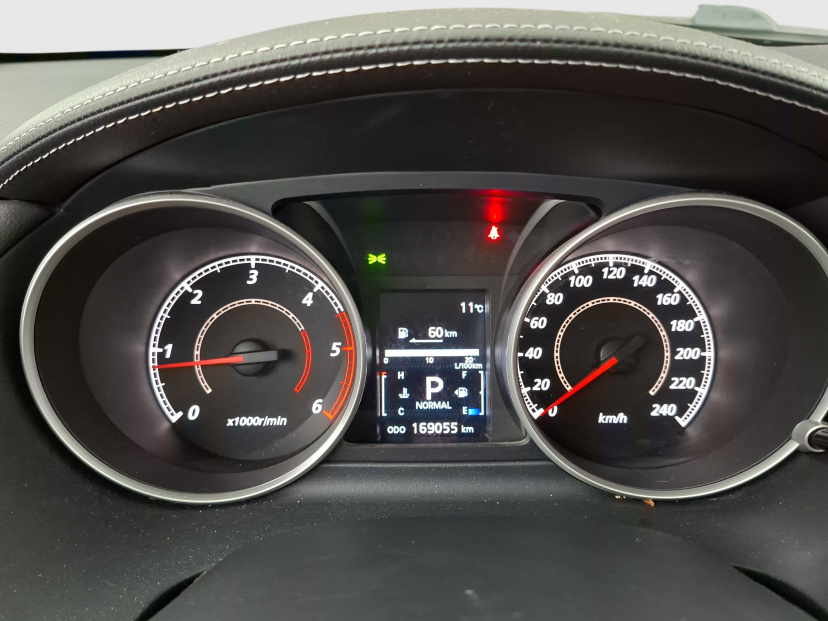 Mitsubishi Outlander, 2011