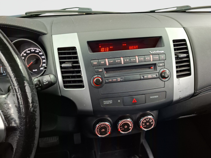 Mitsubishi Outlander, 2011