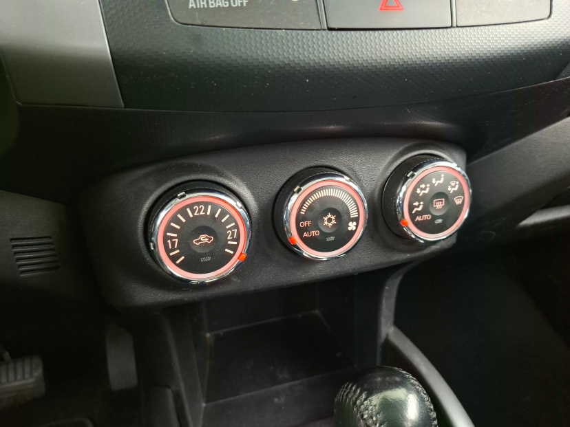 Mitsubishi Outlander, 2011
