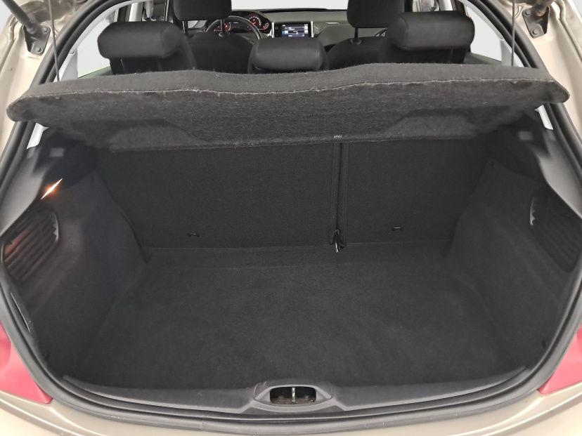 Peugeot 208, 2014